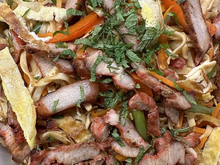 Singapore nudler med charsiu Opskrift