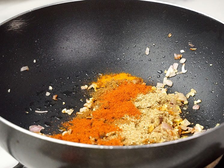 dahl opskrift med røde linser