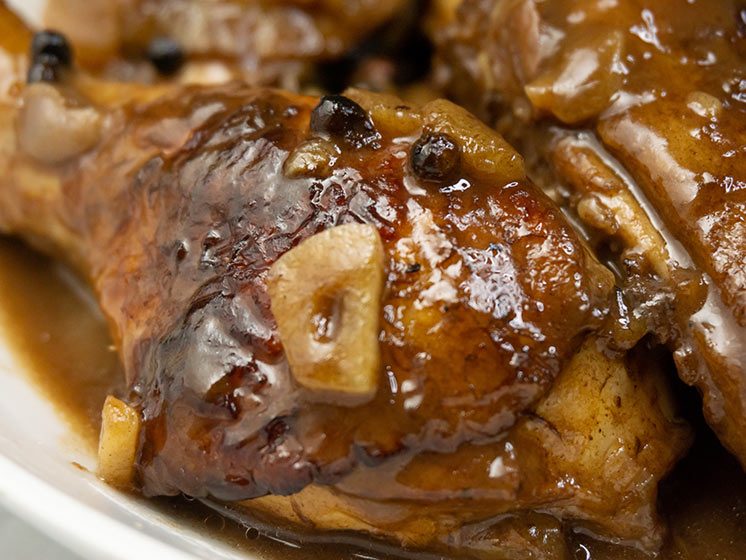 filippinsk kylling adobo opskrift