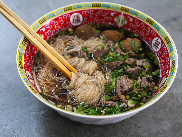 Thai nudelsuppe med oksekød
