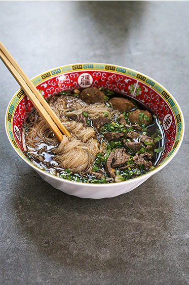 Thai nudelsuppe med oksekød