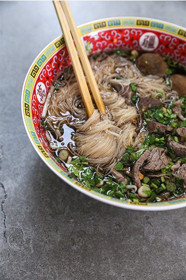 Thai nudelsuppe med oksekød