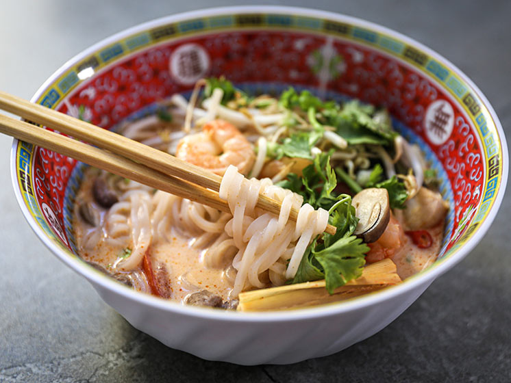 tom yam nudler med rejer opskrift