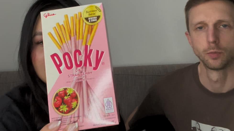 pocky strawberry